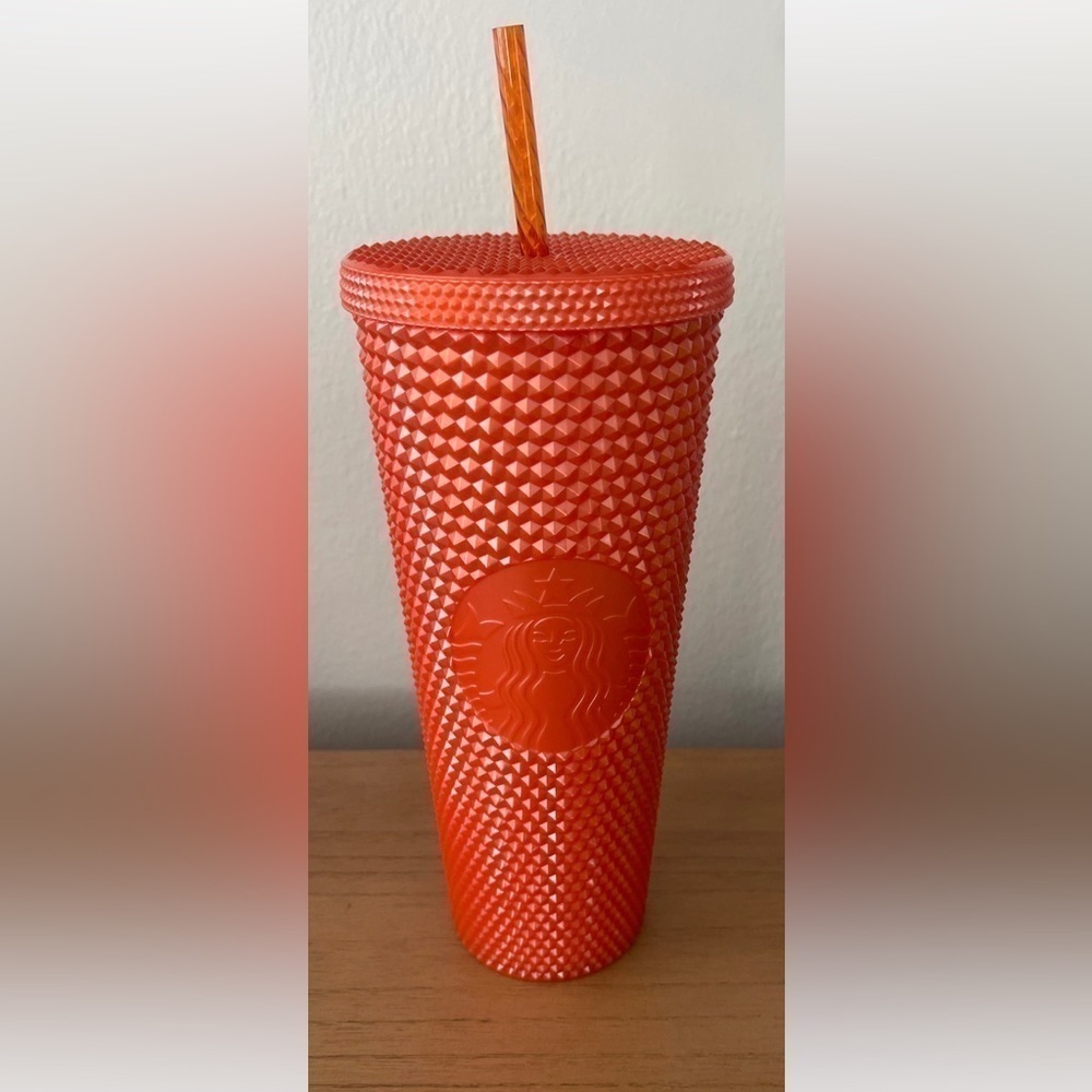 BNWT. Orange studded Starbucks cup 🔥